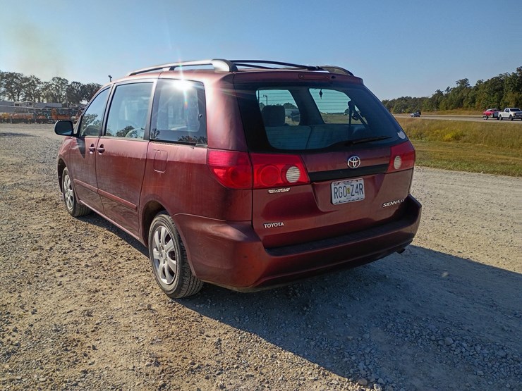 2006-toyota-sienna-image-5
