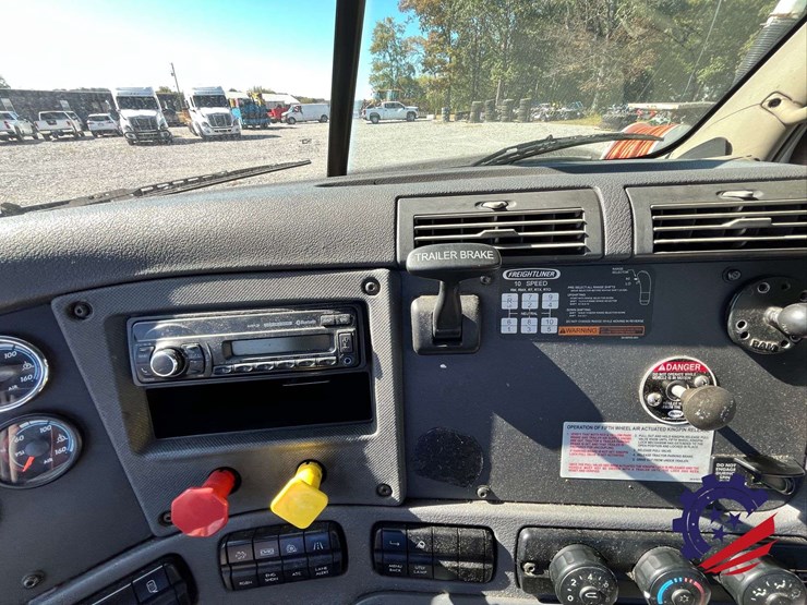 2017-freightliner-cascadia-t/a-truck-tractor-image-71