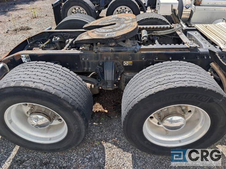 2014-peterbilt-386-image-12