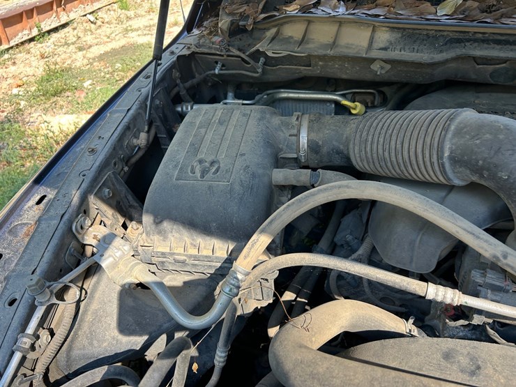 2015-dodge-1500-image-23