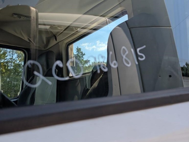 2017-volvo-vnl-t/a-day-cab,-volvo-engine-d13-425-h.p.,-odometer-reading-(miles)-823485,-volvo-i-image-10