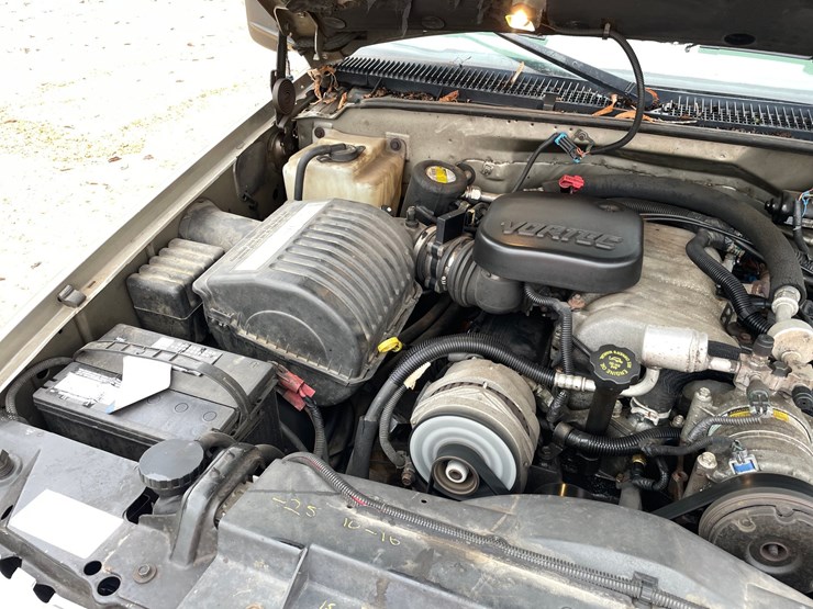 2000-chevrolet-silverado-3500-image-98
