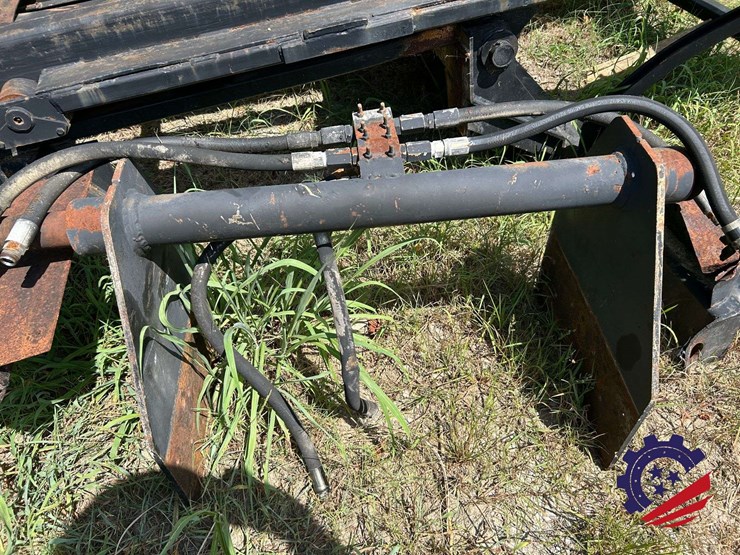 complete-roll-off-hoist-body-minus-the-tarper-rams,-tank,-plastic-fenders-image-23