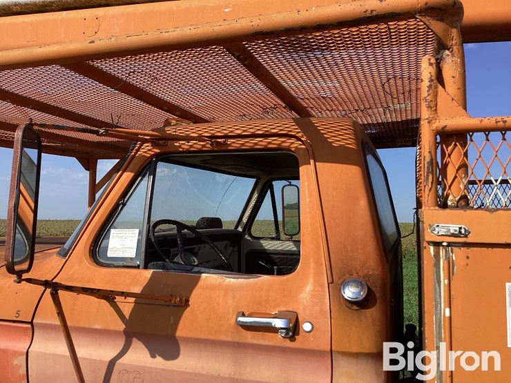 1975-ford-f750-image-16