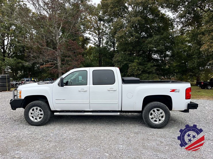2013-chevrolet-silverado-z71-/-4x4-/-3500hd-pickup-image-16