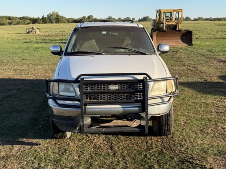 1999-ford-expedition-xlt-image-2