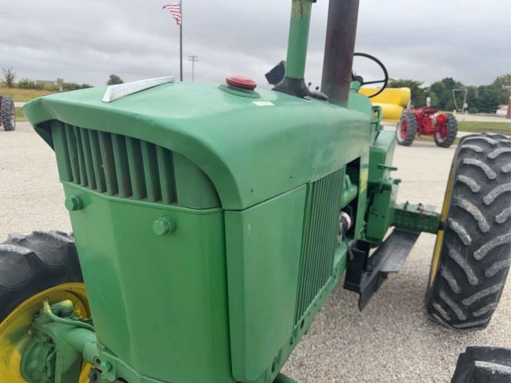john-deere-3020-image-9