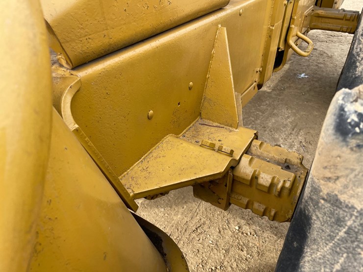 deere-440b-image-34
