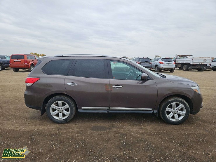 2015-nissan-pathfinder-image-13