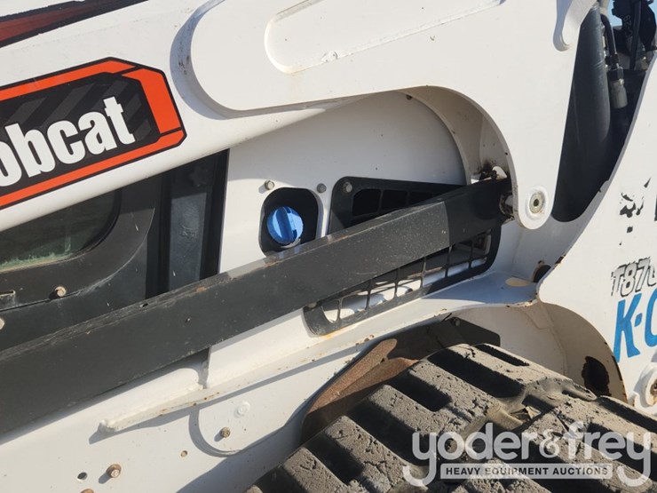 2021-bobcat-t870-image-15
