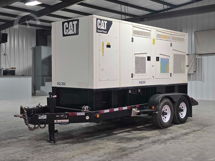 2014-caterpillar-xq200-2-image-1