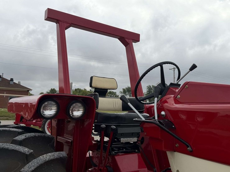 farmall-1066-turbo-row-crop-puller-image-25