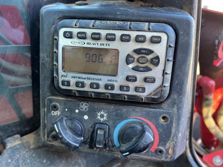 2022-takeuchi-tl12r2-image-24