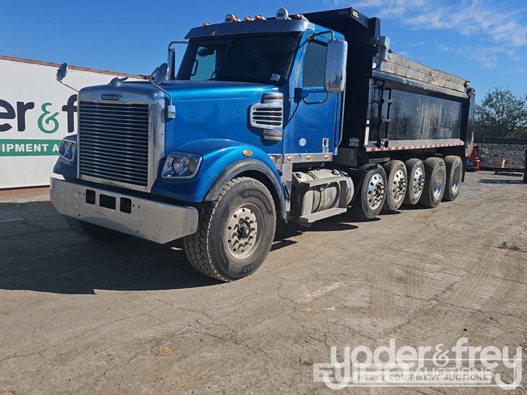 2019-freightliner-122sd-image-1