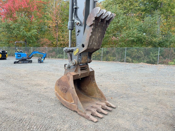 2019-volvo-ecr145el-image-12