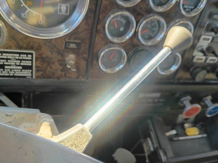 1984-kenworth-w900-image-73