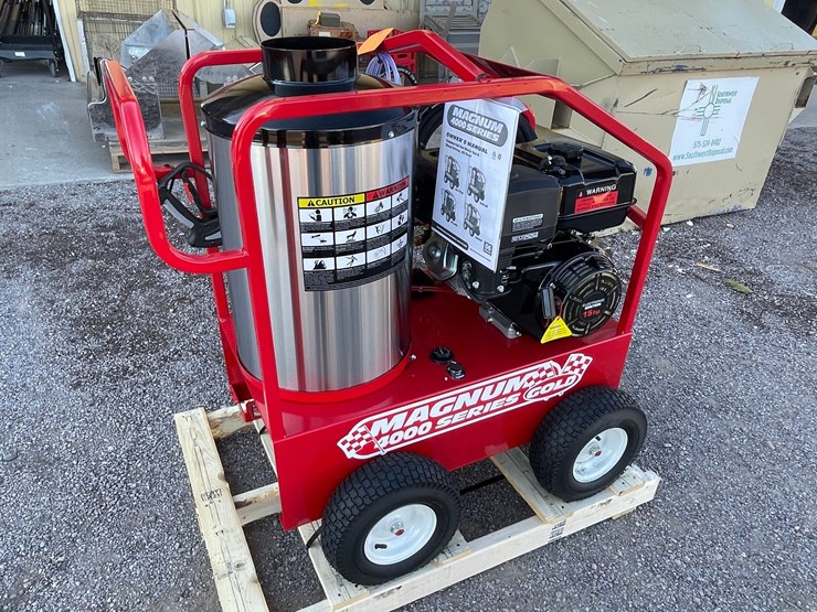 #4639-•-magnum-4000-gold-power-washer-image-9