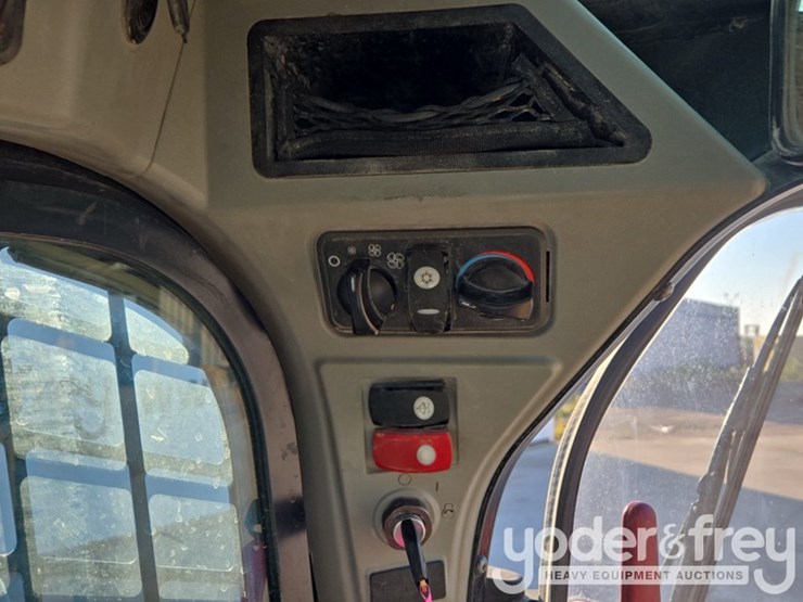 2019-caterpillar-299d2-image-53
