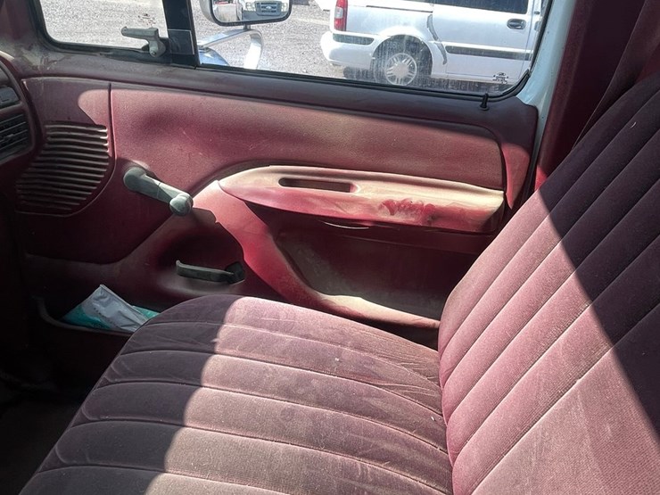 1995-ford-f150-image-33