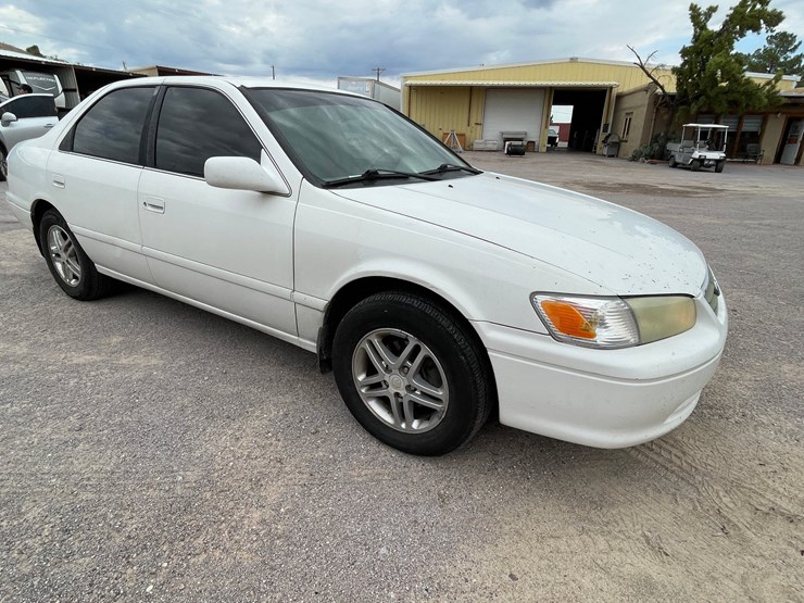 #2768-•-2001-toyota-camry-(title-in-delay)-image-74