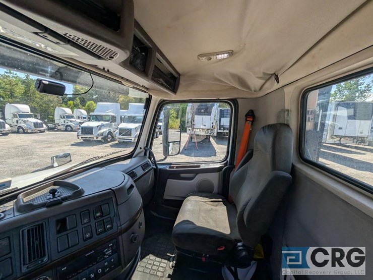 2018-volvo-10-image-20