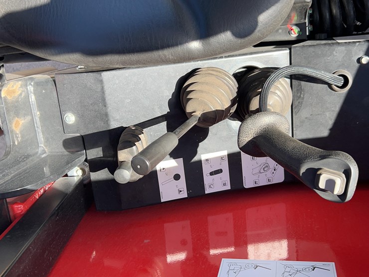 2024-manitou-tmt55ht-image-10