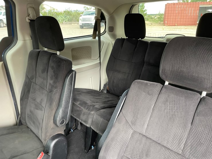 2011-dodge-grand-caravan-image-53