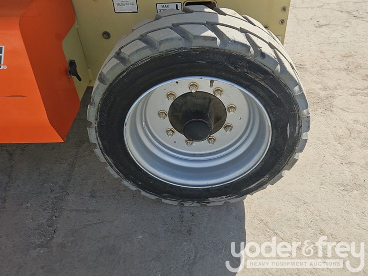 2015-jlg-4069le-image-14