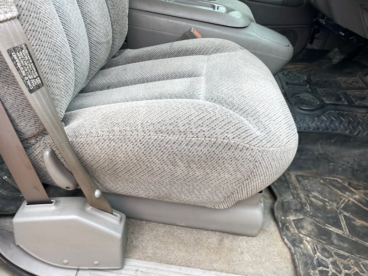 2000-chevrolet-silverado-3500-image-58