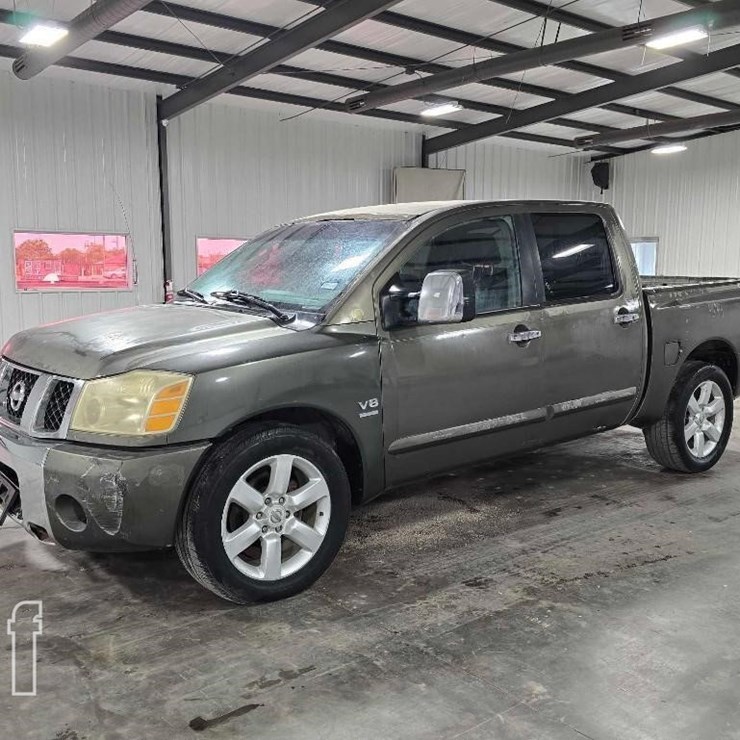 2004 NISSAN TITAN