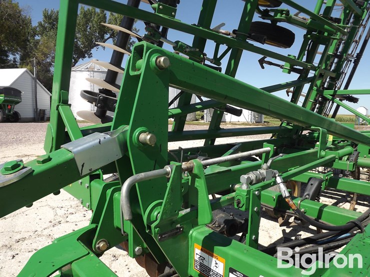 2013-john-deere-2310-image-14