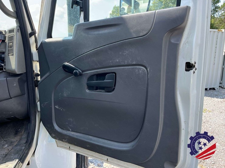 2009-international-sf637-t/a-hydrovac-truck-image-70