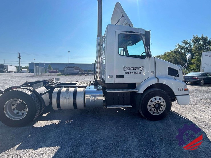 2014-volvo-vnm42t-s/a-truck-tractor-image-6