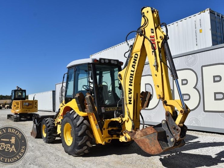 2013-new-holland-b110c-image-3