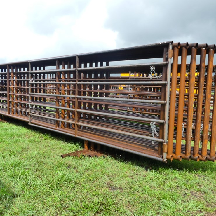 (10) 24' Free Standing Panels