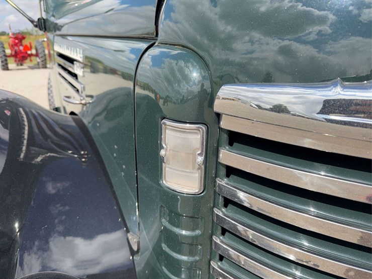 exceptional-international-kb-7-truck-with-fifth-wheel-hitch-image-14