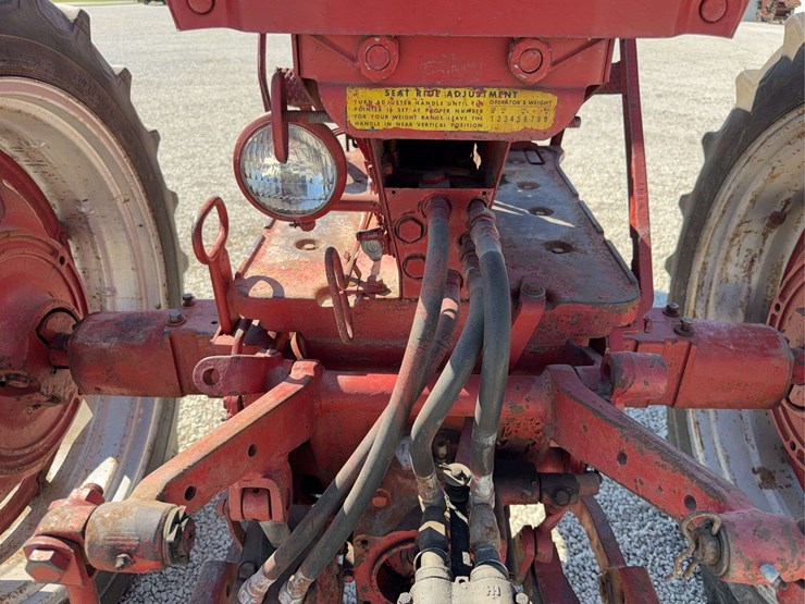 farmall-560-image-27