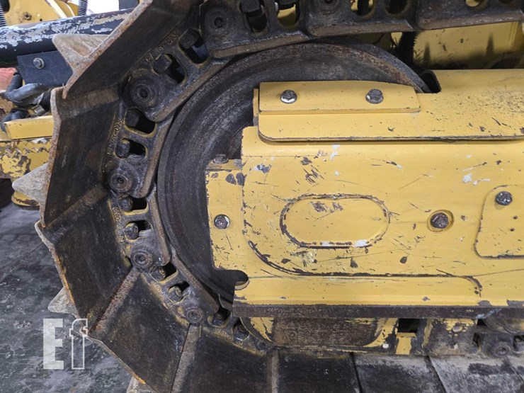2021-caterpillar-d2-image-23
