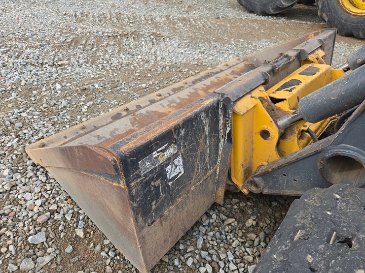 2018-deere-333g-image-11