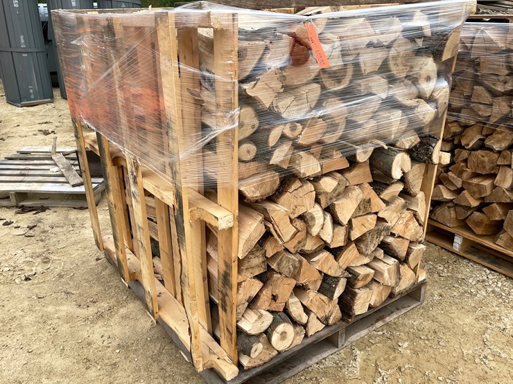 #3053-•-pallet-of-maple-firewood-image-3