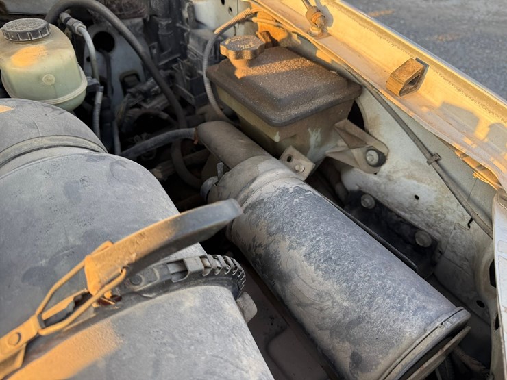2003-freightliner-fld120-image-116