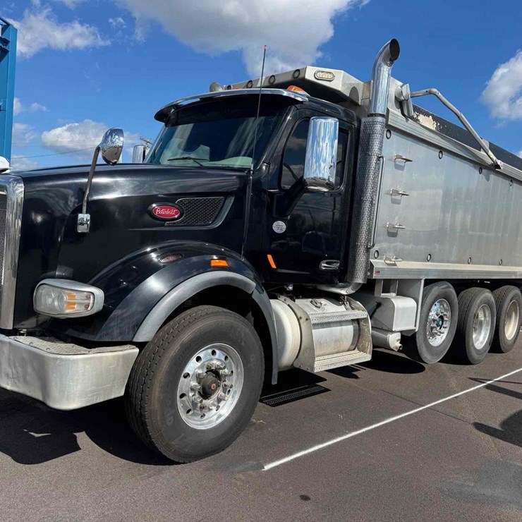 2020 PETERBILT 567