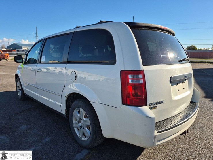 2009-dodge-grand-caravan-se-image-7