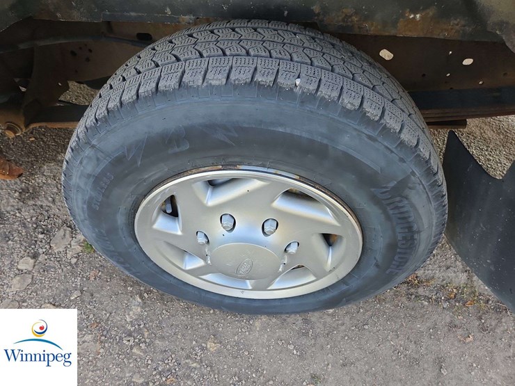 2011-ford-cargo-image-14