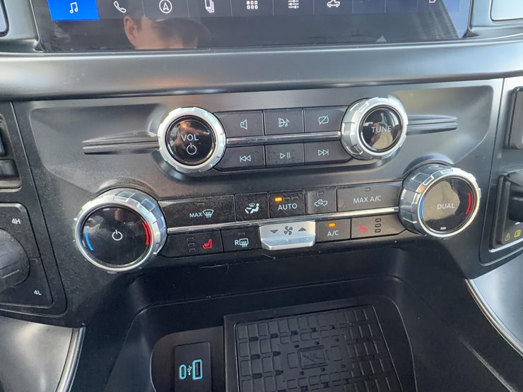2024-ford-f150-xlt-image-33