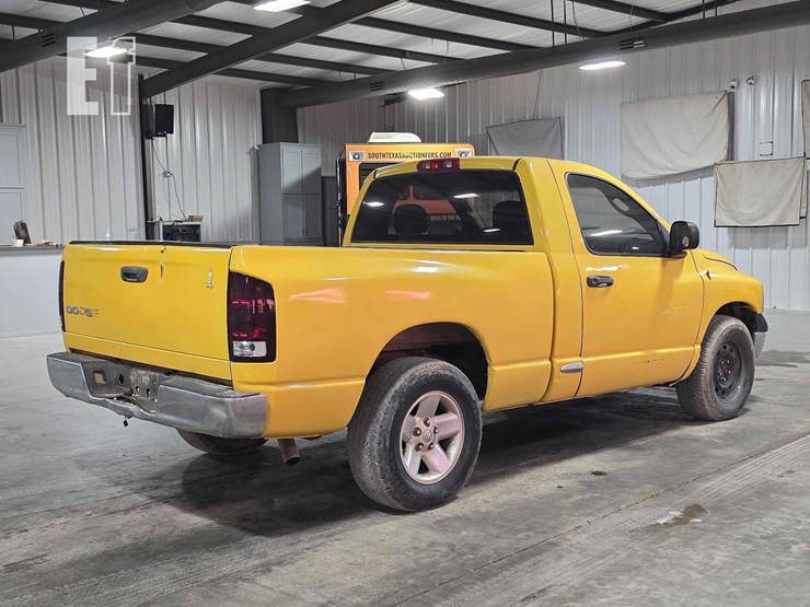 2004-dodge-ram-1500-image-3