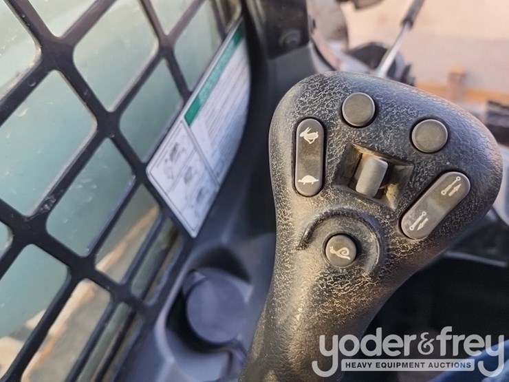 2021-bobcat-t870-image-34