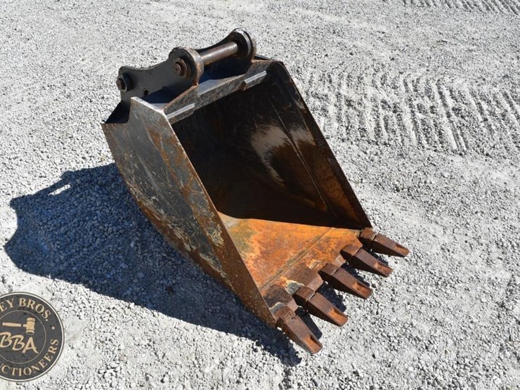 new-holland-b110c-image-7
