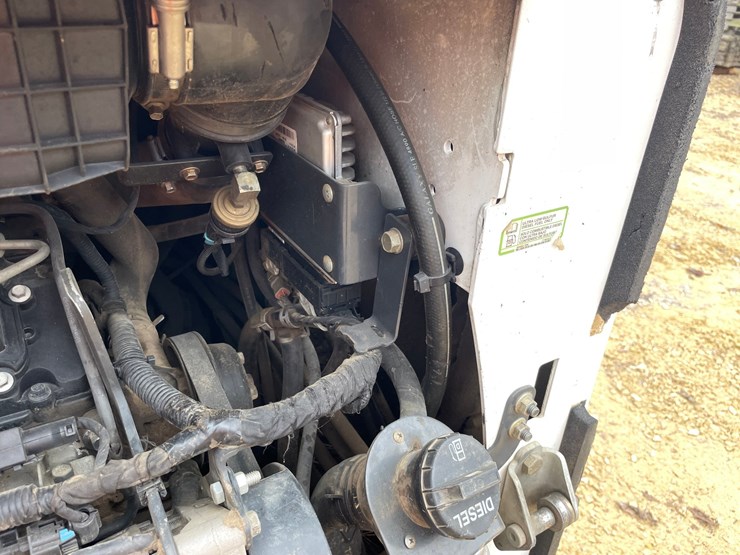 2015-bobcat-t550-image-39