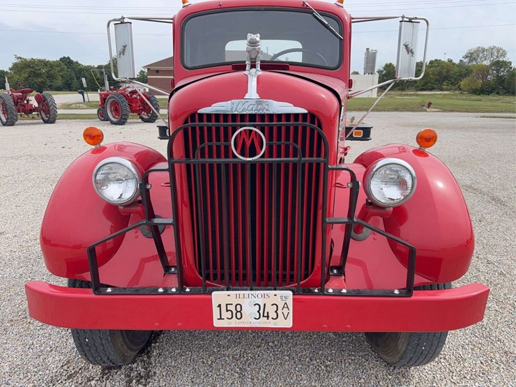 1951-mack-a30-image-9